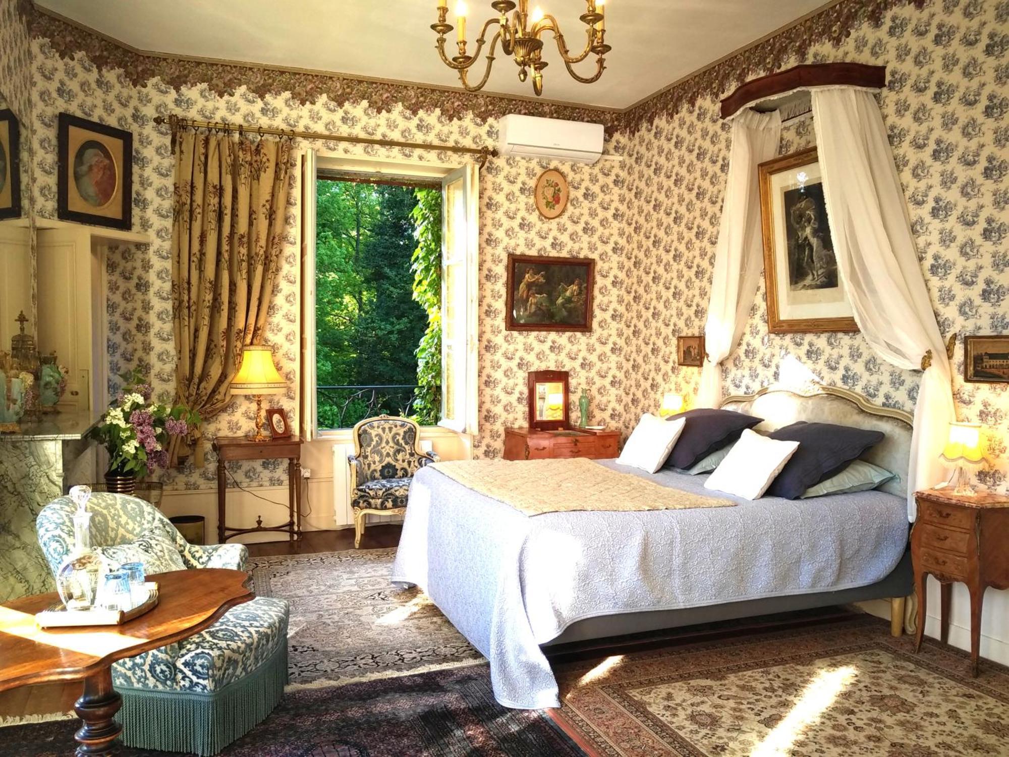 Saint-Rémy-de-Chargnat Chateau De La Vernede, La Grande Vernede المظهر الخارجي الصورة
